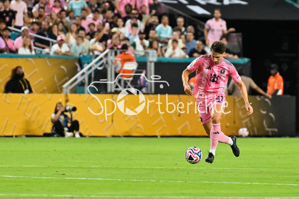 Inter Miami CF - Palmeiras Sao Paulo | Auf dem Weg zum 1-0 - Tadeo ALLENDE (Inter Miami 21) / Tor / Torschuetze / Freude / Happy / FIFA Club World Cup: Inter Miami CF - Palmeiras Sao Paulo, Hard Rock Stadium am 23.06.2025 / NOT FOR SALE IN USA
