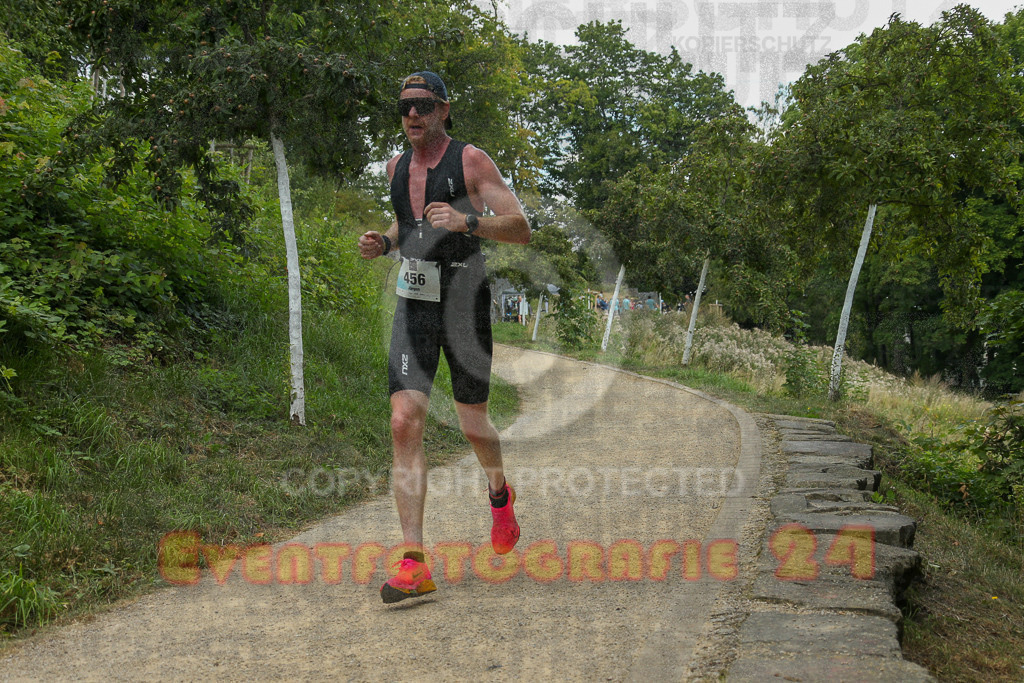 250824_1354_EX1_4186 | Sportfotografie im Rhein-Sieg Kreis, Köln, Bonn, NRW, Rheinland Pfalz, Hessen, etc. Unser Tätigkeitsfeld umfasst den Laufsport vom Volkslauf über den Marathon, Duathlon, Triathon bis zum Ultralauf wie Kölnpfad Ultra oder Schindertrail.