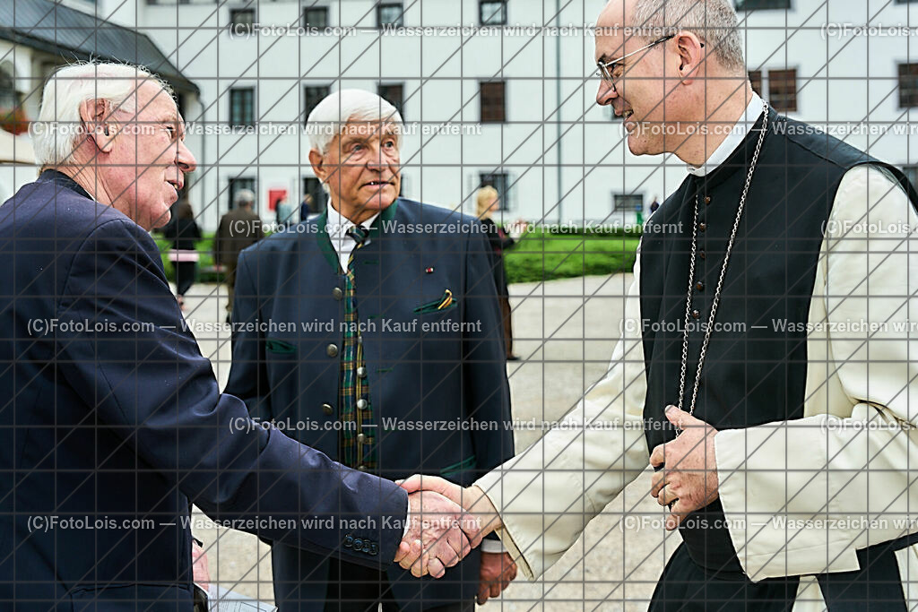 ALP0046_XXXIX_Chopin-Festival_Hildebrand-Maurer | (C)FotoLois.com, Alois Spandl, XXXIX. internationales CHOPIN-Festival in der Kartause Gaming, Eröffnung des Festivals mit Einmarsch der Goldhaubengruppe Lackenhof mit der Musikkapelle Gaming sowie den Ehrengästen und Eröffnungsansprachen in der Barockbibliothek, Fr 4. August 2023.