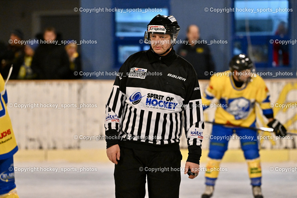 ELV Zauchen vs. EC Tigers Paternion  | ALTERSBERGER Roland Referee, ELV Zauchen vs. EC Tigers Paternion , ELV Zauchen vs. EC Tigers Paternion  am 02.01.2025 in Eisoval Zauchen (Stadthalle Villach), Austria, (Photo by Bernd Stefan)