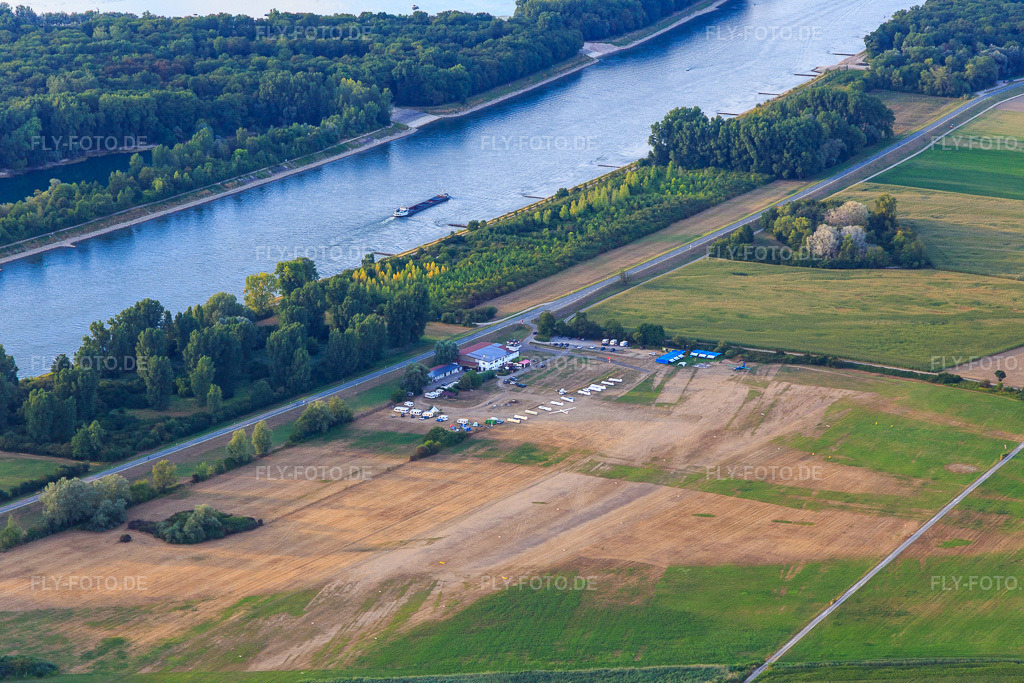Luftbild: Flugplatz Herrenteich in Hockenheim im Bundesland Baden-Württemberg in Deutschland. Foto: IMG_109340.jpg vom 30.07.2018 durch Werner Riehm/FLY-FOTO.deWWW.EDEH.DE