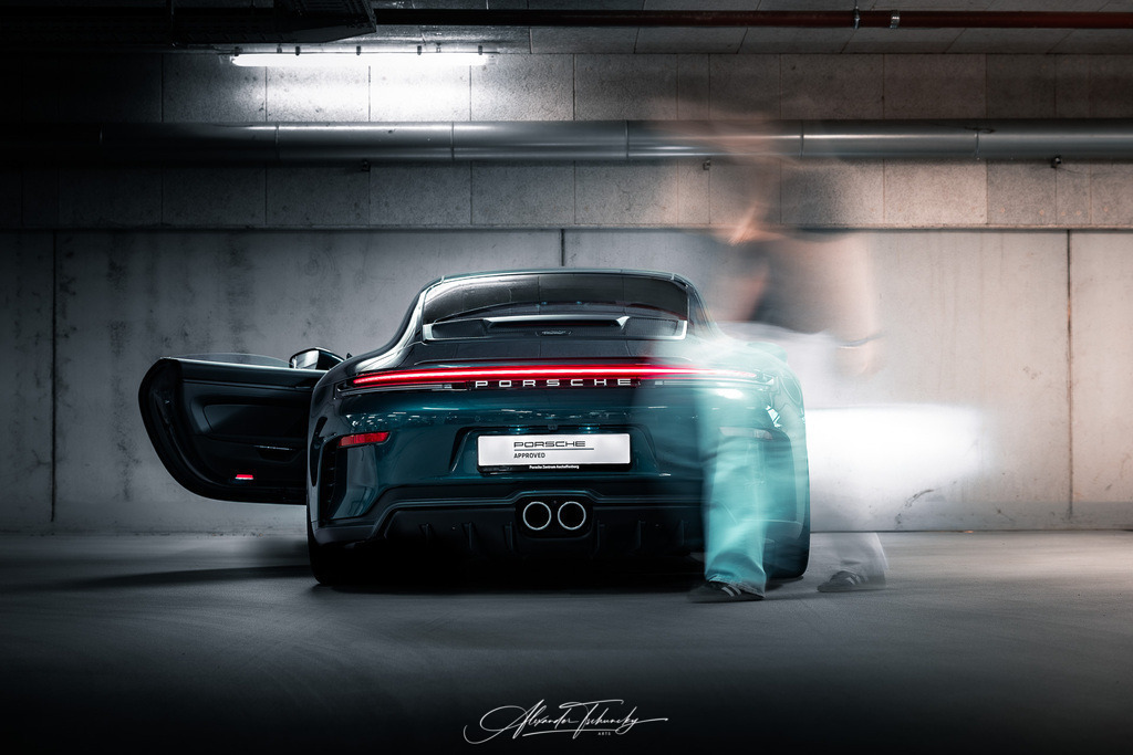 911 GT3 Touring Arlogrünmetallic | Entdecken Sie die faszinierende Welt von Alexander Tschuncky Arts: Kreative Fotografie, atemberaubende Automobilkunst und hochwertiger Bilderdruck. Lassen Sie sich inspirieren! - Realisiert mit Pictrs.com