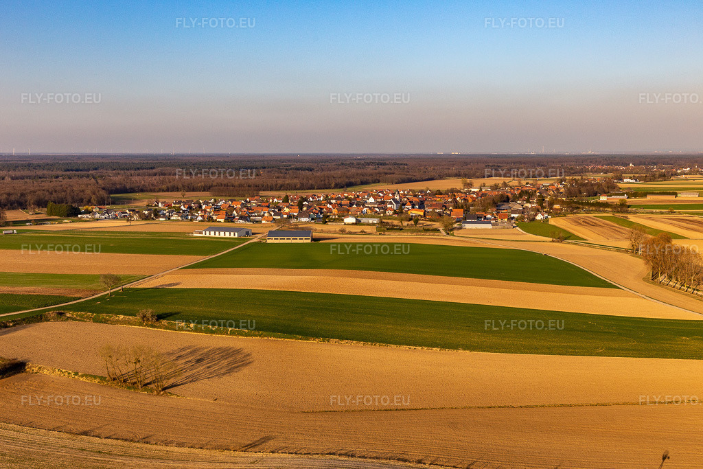 Niederlauterbach dans le département Bas Rhin, France – .Photo: IMG_130968.jpg prise le 22/03/2022 par Werner Riehm/FLY-FOTO.eu – Résolution de l'original: 5324 x 3550 px – COMMUNE DE NIEDERLAUTERBACH
