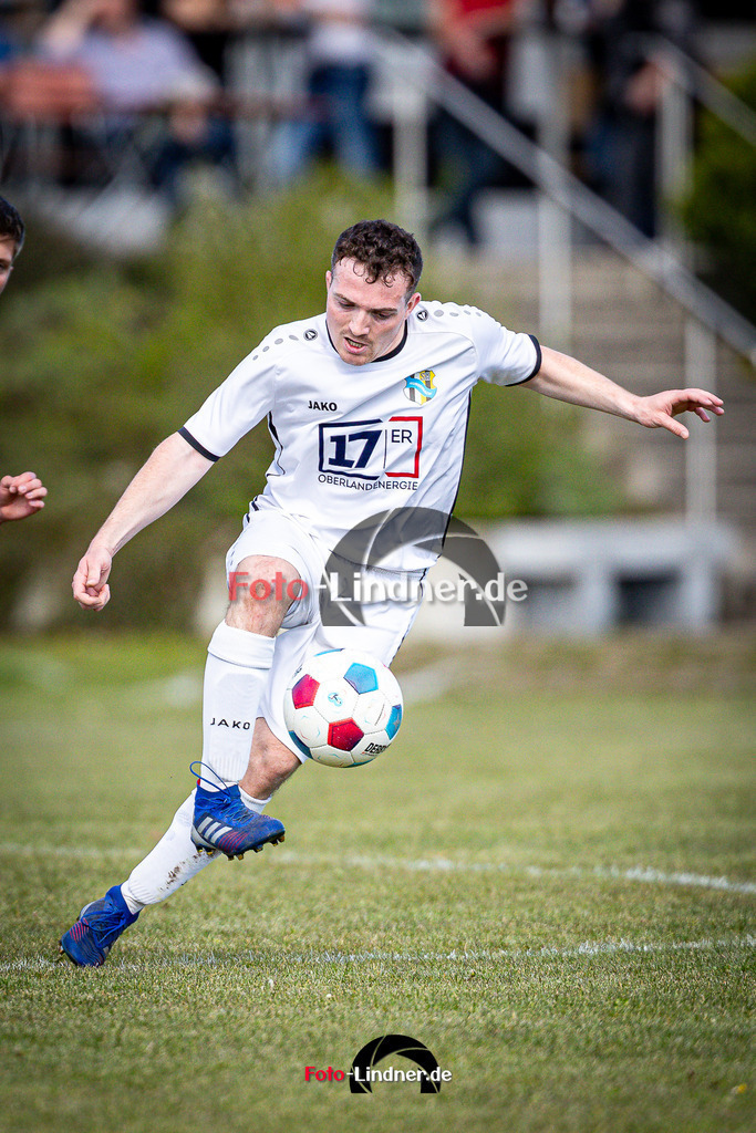 SG Hungerbach vs SV Eurasburg-Beuerberg | Meisterrunde Kreisklasse Gruppe C, SG Hungerbach vs SV Eurasburg-Beuerberg, 20240427,
Daniel HÖHLE (SGH 9) in Aktion,
2024-04-27 in Oberhasuen (Sportplatz Oberhasuen)
9 Daniel HÖHLE (SGH 9)
Copyright: WolfgangxLindner www.foto-lindner.de