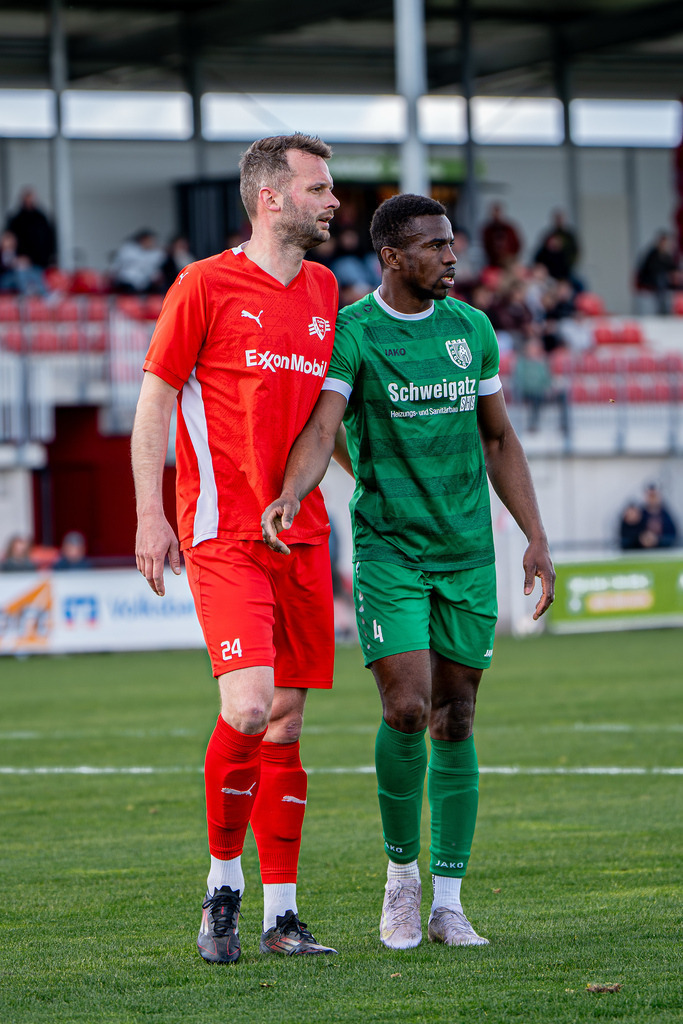 Fußball I Herren I Saison 2025-2026 I Bezirksliga Weser-Ems 4 I 26. Spieltag I VFL Oythe - SV Hansa Friesoythe I 20421 | jns.sportfotos - Realisiert mit Pictrs.com