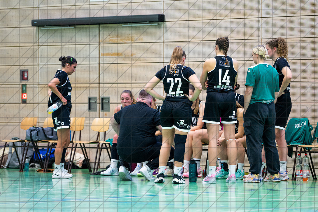 2. DBBL Nord 24/25 | 06.10.2024 | BBC OS vs. Bender Baskets Grünberg | 2. DBBL Nord 24/25 | 06.10.2024 | BBC OS vs. Bender Baskets Grünberg - - - - - CREDIT, www.bullenfotos.de, Martin König, Hörner Weg 40, D-49078 Osnabrück, +4917663732967, Nutzung und Weitergabe nur zu den vereinbarten Zwecken. Presseanfragen an Urheber. Alle Rechte beim Urheber. - - - - - - Realisiert mit Pictrs.com