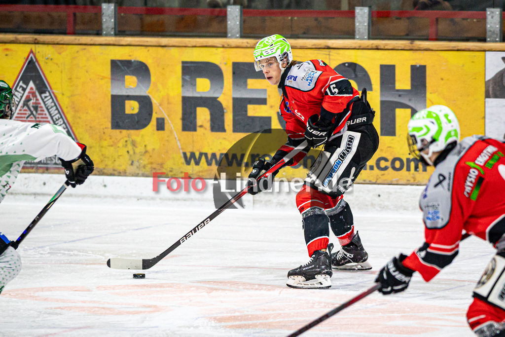 TSV Peißenberg MINERS gegen TSV Erding GLADIATORS | Eishockey Bayernliga Herren Vorrunde 2024/25, TSV Peißenberg MINERS gegen TSV Erding GLADIATORS, 20250119,Ryan MURPHY (MINERS 15) in Aktion,2025-01-19 in Peißenberg (Eisstadion Peißenberg)Ryan MURPHY (MINERS 15)Copyright: WolfgangxLindner foto-lindner.de