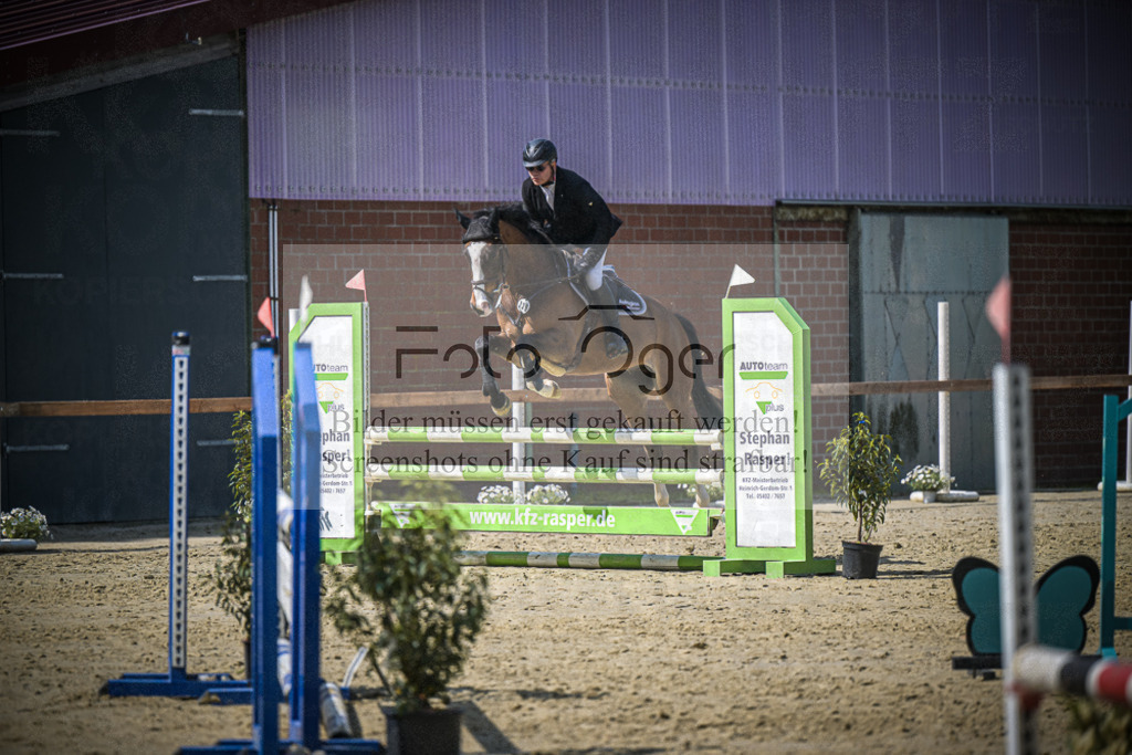 DOS_7582 | Entdecke hochwertige Reitturnierfotos von Foto Oger. Professionell, emotional und authentisch – jetzt Lieblingsmomente im Shop bestellen.Deutschlandweite Turnierfotografie. - Realisiert mit Pictrs.com