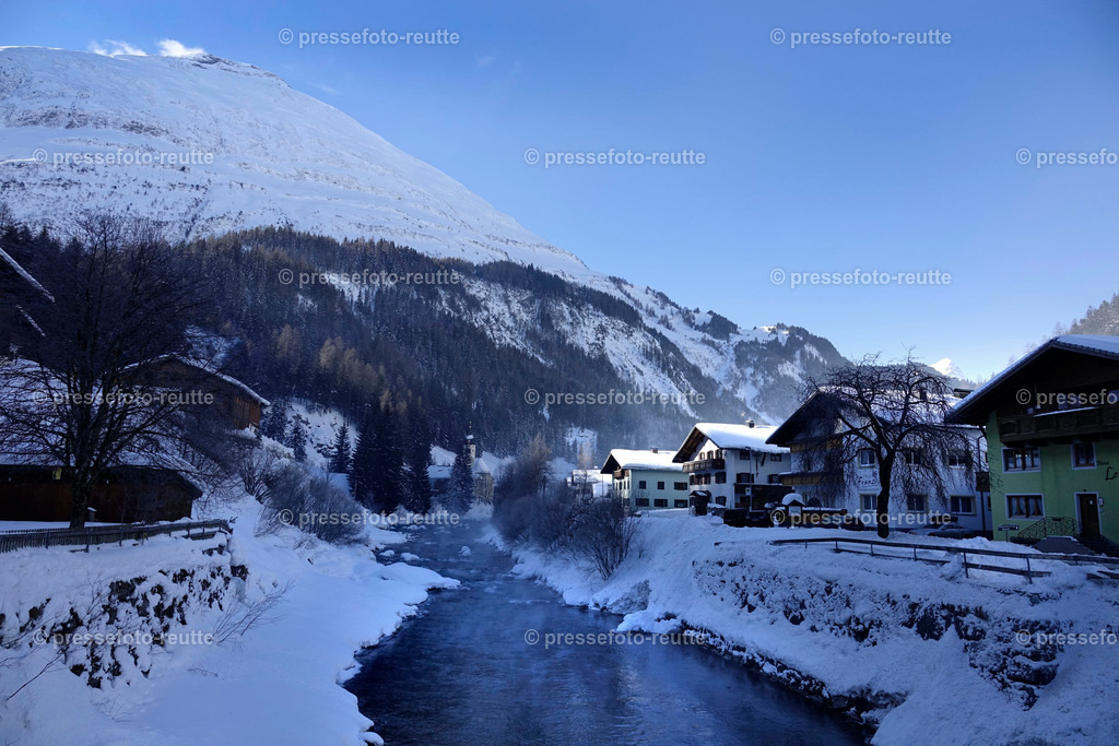 welltvi-Lechfluss-Winter_24Jan2019-Steeg_DSC2194 | Info aus dem Bezirk Reutte/Ausserfern Tirol sowie eine umfangreiche Bilddatenbank über die gesamte Region: Lechtal, Talkessel Reutte, Tannheimertal, Zwischentoren. Lech, Plansee, Zugspitze, Grenztunnel, B179, Fernpassstraße, Verkehr, Lawinen, Tradition, - Realisiert mit Pictrs.com