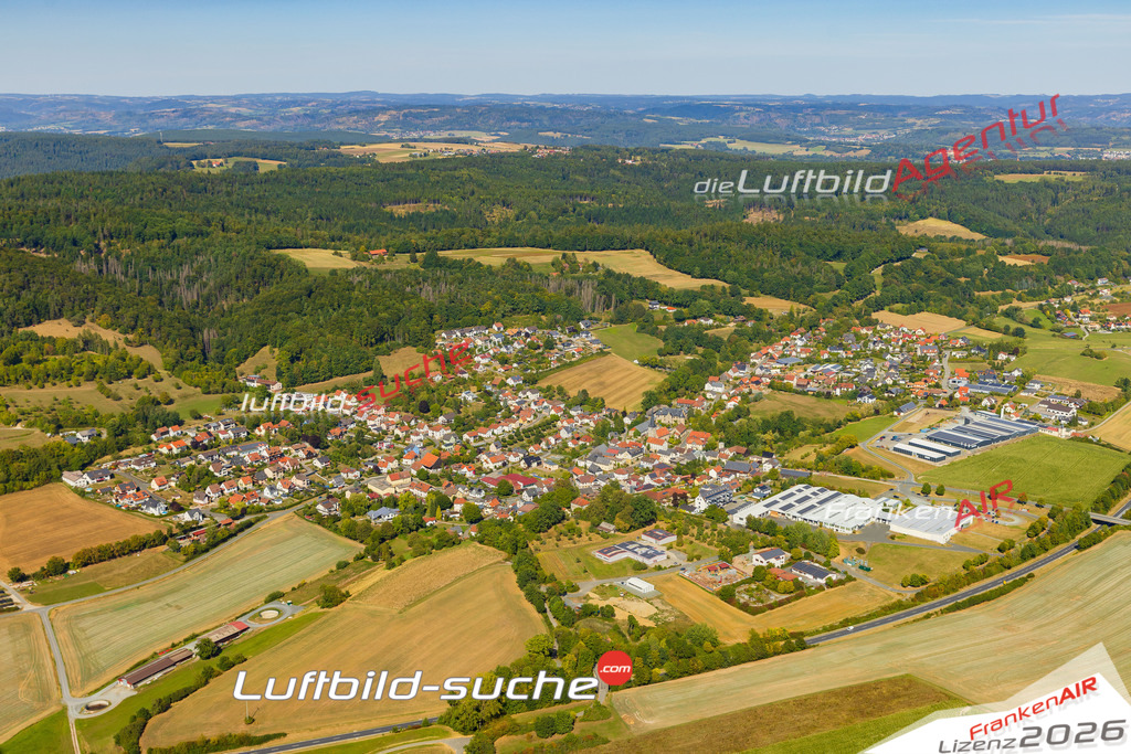Schöne Luftaufnahme als Geschenk in Schmölz Küps - Die Luftbildaufnahme wurde 2025 vom UL-Flugzeug heraus erstellt ( keine Drohne ) - Hochauflösende Luftaufnahme -Nicht vergleichbar mit Google Maps oder Satelittenbilder- Die Geschenkidee !Mit Lizenz und Bildrechte bestellbar