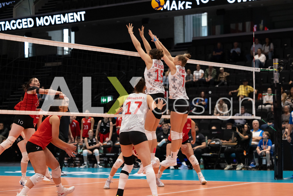 Georgia v Switzerland - CEV European League Women | KRIENS, SWITZERLAND - JUNE 12: ALIX DE MICHELI of Switzerland and MÉLINE PIERRET of Switzerland double block during the CEV European League match between Georgia and Switzerland at Pilatus Arena on June 12, 2026 in Kriens, Switzerland. - Realisiert mit Pictrs.com