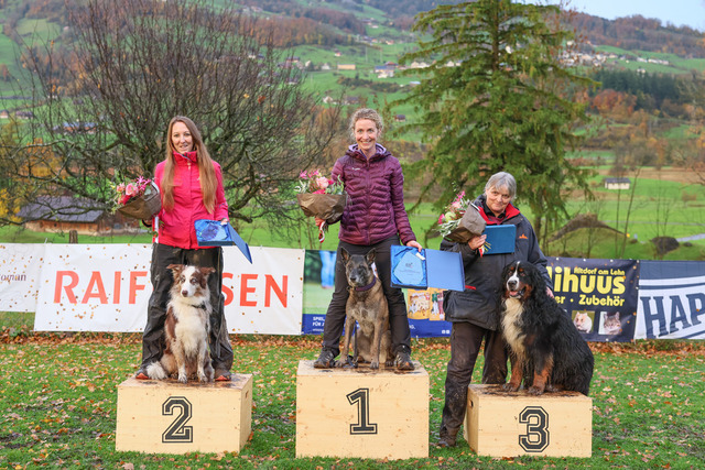 2025_Rally_Obedience_SM-287 | Ich fotografiere Hundeausstellungen, Sportanlässe, Zuchtstätten, Hundezucht, Hundeportrait, Lagotto - Realisiert mit Pictrs.com