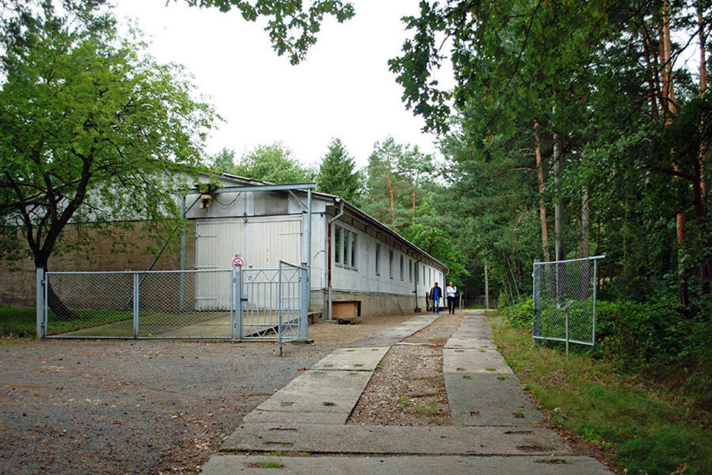 Foto: Leipzig - Museum im Stasi Bunker Machern | Das Team hinter BILDLEXIKON LEIPZIG bündelt historische wie aktuelle Informationen über die Stadt Leipzig in Text und Bild auf einer Plattform und stellt diese der interessierten Öffentlichkeit zur Verfügung.