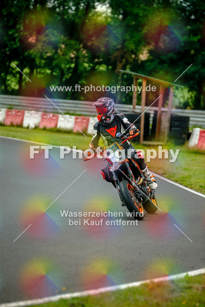 VBK-3704 | Hier findet Ihr Bilder von Touristenfahrten auf der Nürburgring Nordschleife oder von anderen Veranstaltungen die ich besucht habe. Viel Spass beim Durch Schauen 