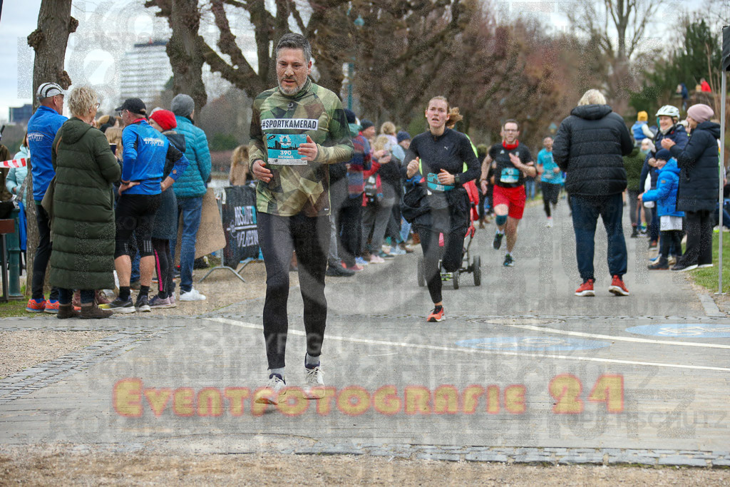 231231_1202_EX1_5198 | Sportfotografie im Rhein-Sieg Kreis, Köln, Bonn, NRW, Rheinland Pfalz, Hessen, etc. Unser Tätigkeitsfeld umfasst den Laufsport vom Volkslauf über den Marathon, Duathlon, Triathon bis zum Ultralauf wie Kölnpfad Ultra oder Schindertrail.