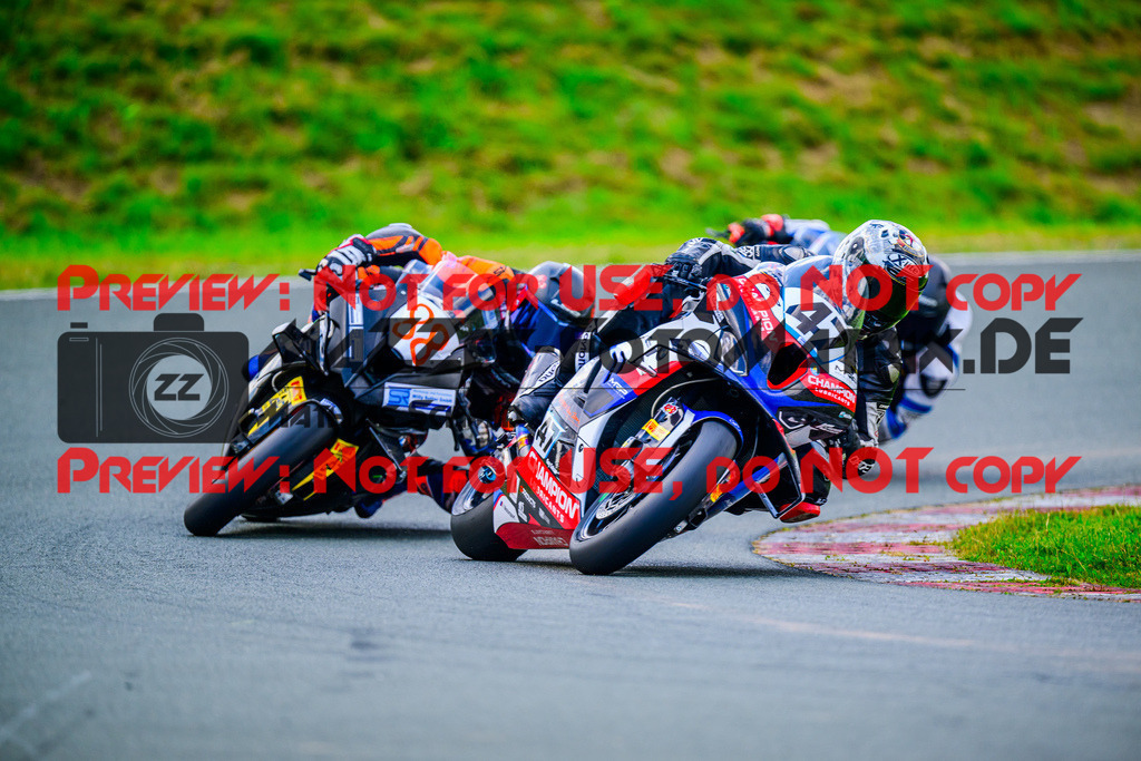 MaZZes_FotoMatrix_240728_6007705_6548 | STK