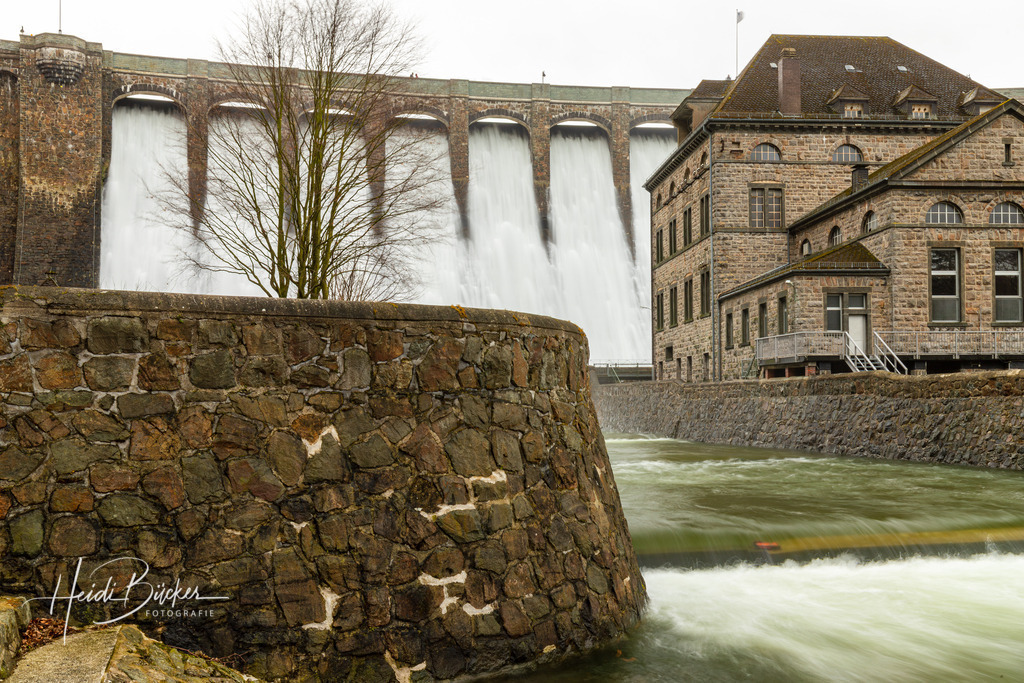Überlauf am Diemelsee | Überlauf am Diemelsee - Realisiert mit Pictrs.com