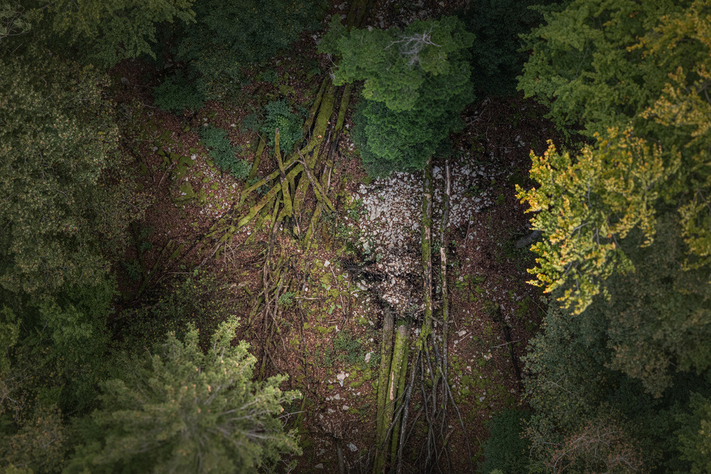 ZD250916101609-2-HDR | default