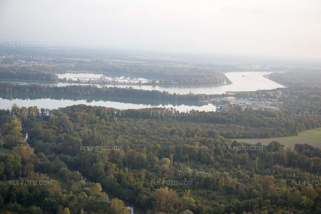 Aerial view: View of the town in Fort-Louis in the state Bas-Rhin, France.Photo: IMG_074348.jpg taken on 10/04/2014 by Werner Riehm/FLY-FOTO.comResolution of the original: 5472 x 3648 px