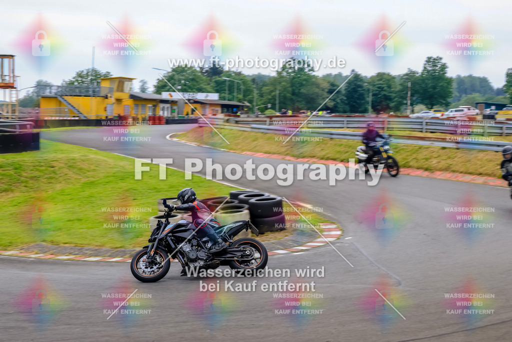 OBK-5850 | Hier findet Ihr Bilder von Touristenfahrten auf der Nürburgring Nordschleife oder von anderen Veranstaltungen die ich besucht habe. Viel Spass beim Durch Schauen 