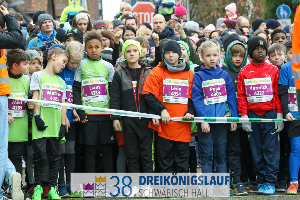 400m AOK Junior Cup | 3 Koenigslauf 2024 400m AOK Junior Cup - Realisiert mit Pictrs.com