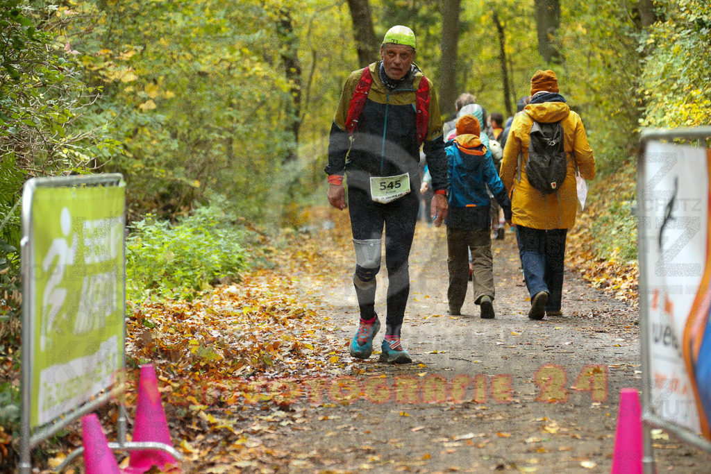 251026_1356_EX1_4046 | Sportfotografie im Rhein-Sieg Kreis, Köln, Bonn, NRW, Rheinland Pfalz, Hessen, etc. Unser Tätigkeitsfeld umfasst den Laufsport vom Volkslauf über den Marathon, Duathlon, Triathon bis zum Ultralauf wie Kölnpfad Ultra oder Schindertrail.