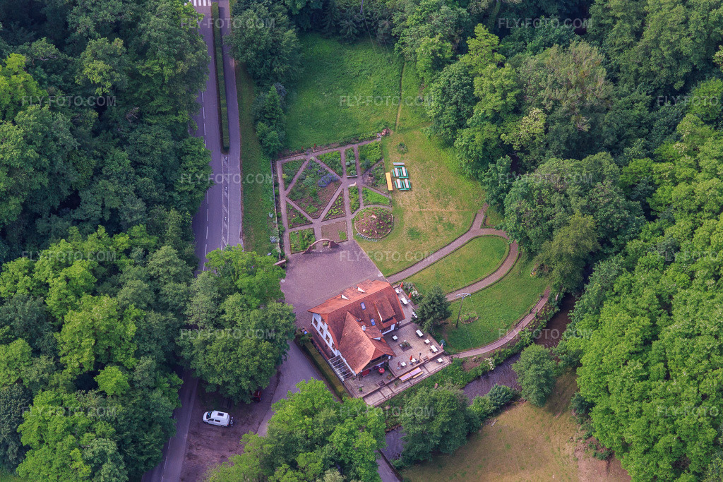 Aerial view: Café and garden on the Lauter river in the district Sankt Germanshof in Wissembourg in the state Bas-Rhin, France.Photo: IMG_100716.jpg taken on 06/05/2017 by Werner Riehm/FLY-FOTO.comResolution of the original: 5472 x 3648 px