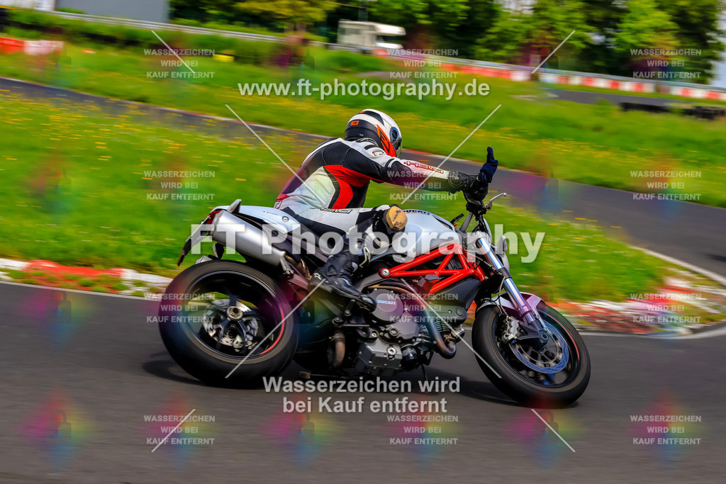 VBK-8011 | Hier findet Ihr Bilder von Touristenfahrten auf der Nürburgring Nordschleife oder von anderen Veranstaltungen die ich besucht habe. Viel Spass beim Durch Schauen 
