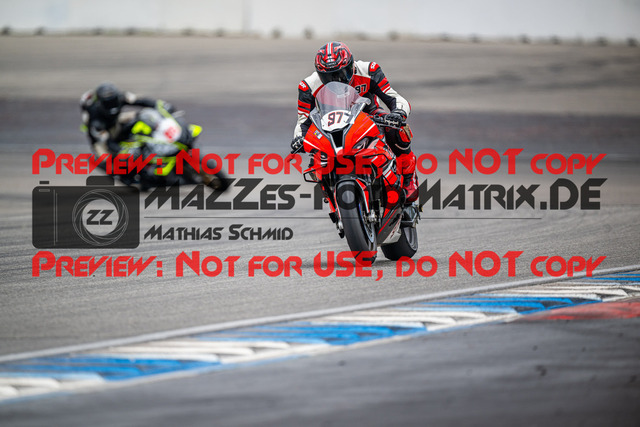 MaZZes_FotoMatrix_240702_6007705_7973 | WEISS