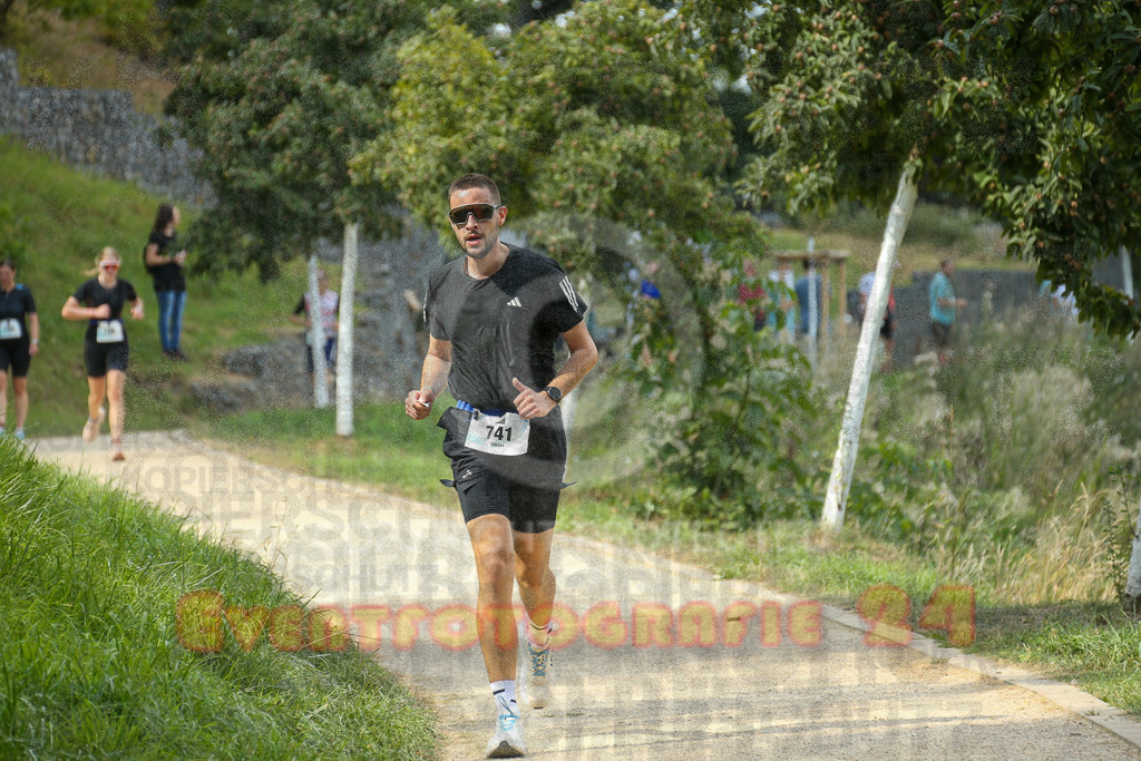 250824_1501_EX1_8327 | Sportfotografie im Rhein-Sieg Kreis, Köln, Bonn, NRW, Rheinland Pfalz, Hessen, etc. Unser Tätigkeitsfeld umfasst den Laufsport vom Volkslauf über den Marathon, Duathlon, Triathon bis zum Ultralauf wie Kölnpfad Ultra oder Schindertrail.