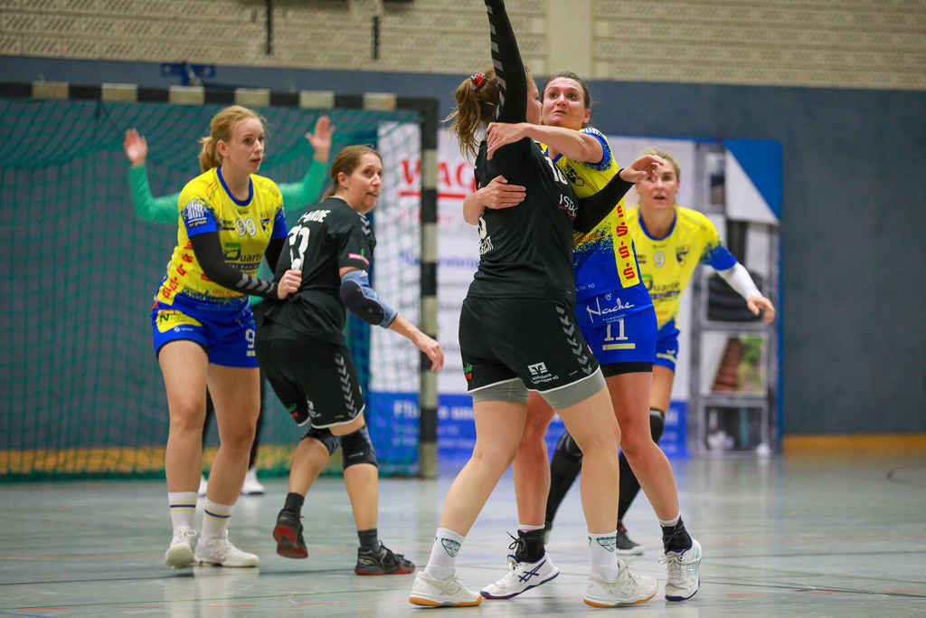 SVN_TvVoerde_021124_060 | Bildergalerie von Sport-Ereignissen aber auch von weiteren spannenden Dingen - nicht nur vom Niederrhein. In Anlehnung an den bekannten Spruch von Hanns Dieter Hüsch heißt das Motto: "Niederrhein ist überall".  - Realisiert mit Pictrs.com