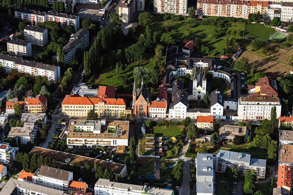 dr__0025493.jpg | GRAZ 24.06.2019 Gebäudekomplex des Klosters Konvent der Barmherzigen Schwestern vom hl. Vinzenz von Paul in Graz in Steiermark, Österreich. // Complex of buildings of the monastery Konvent of Barmherzigen Schwestern vom hl. Vinzenz von Paul in Graz in Steiermark, Austria. Foto: Daniel Reiter