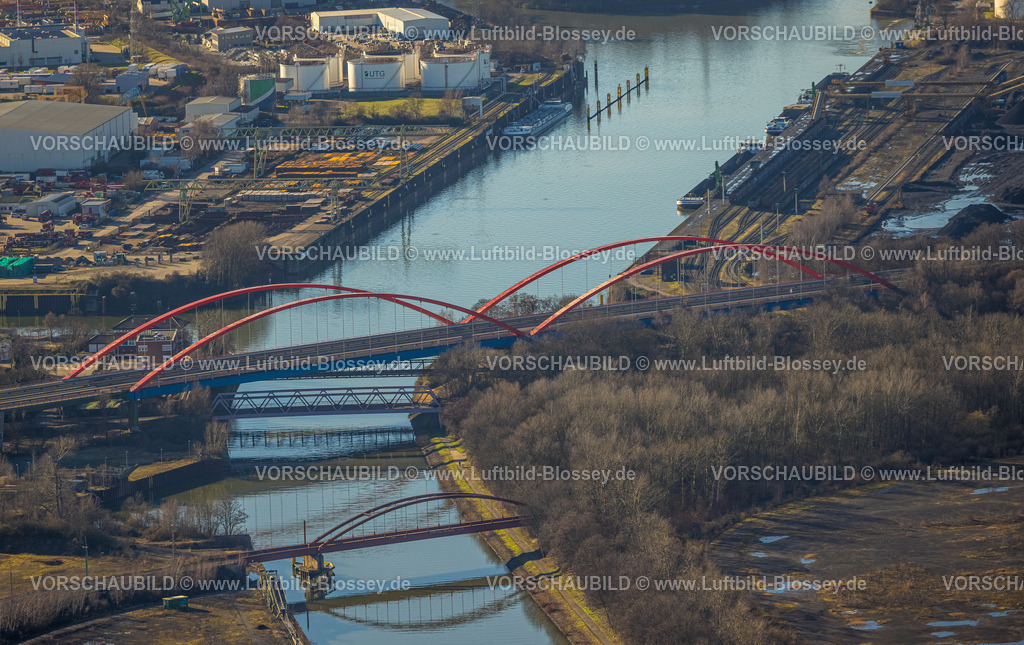 Essen240107016 | Luftbild, gesperrte Rhein-Herne-Kanalbrücke mit rotem Geländer, rote Doppelbogenbrücke, Autobahn A42 Emscherschnellweg, Ebel, Essen, Ruhrgebiet, Nordrhein-Westfalen, Deutschland
