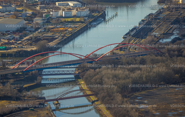 Essen240107016 | Luftbild, gesperrte Rhein-Herne-Kanalbrücke mit rotem Geländer, rote Doppelbogenbrücke, Autobahn A42 Emscherschnellweg, Ebel, Essen, Ruhrgebiet, Nordrhein-Westfalen, Deutschland