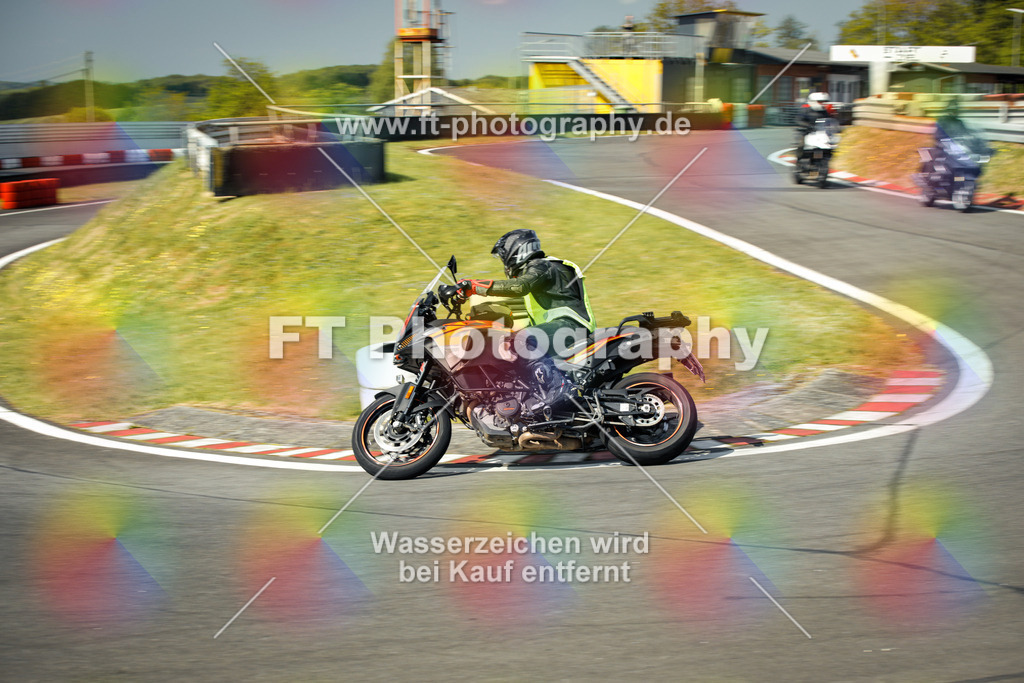 OBK_Mai_Volker_Adam-10619 | Hier findet Ihr Bilder von Touristenfahrten auf der Nürburgring Nordschleife oder von anderen Veranstaltungen die ich besucht habe. Viel Spass beim Durch Schauen 