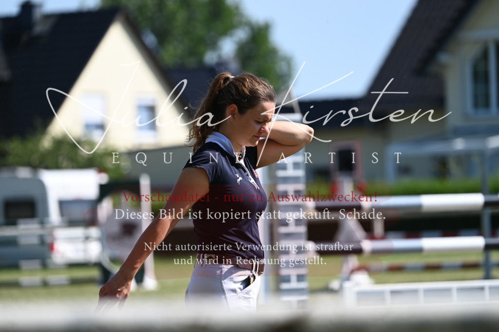 DSC_1812 | Pferde- und Turnierfotografie in Westsachsen. Pferdeportraits, Auftragszeichnungen und intuitive Kunst.