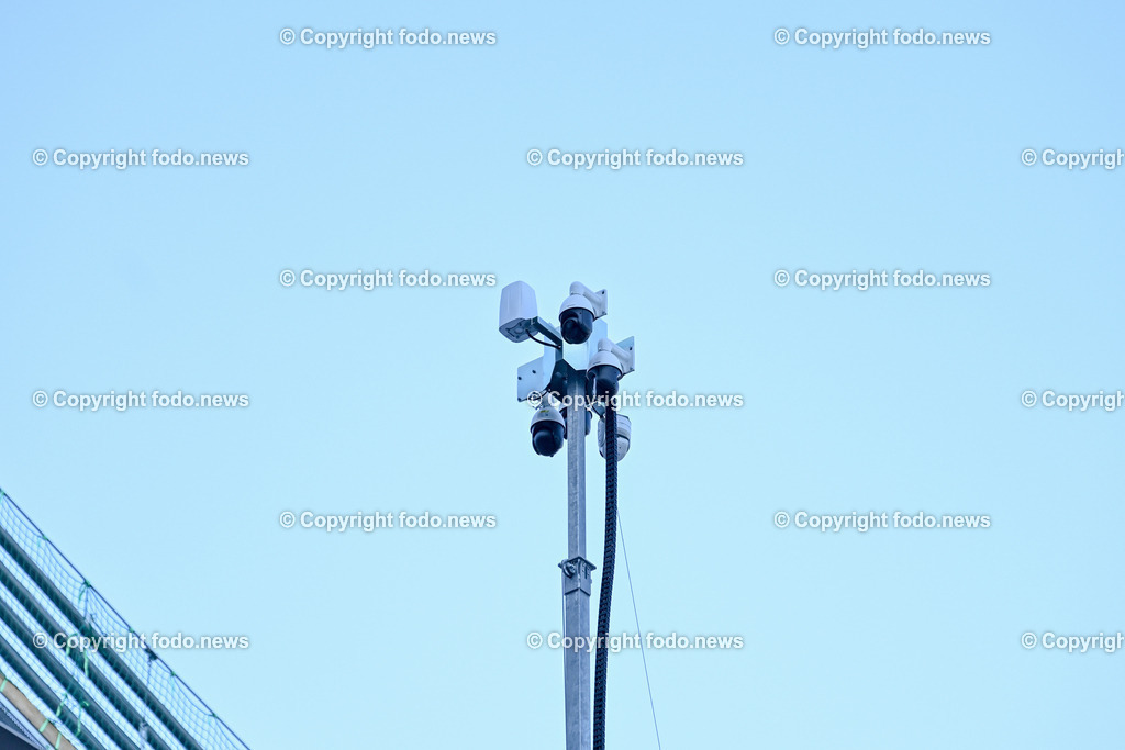 Westring A26_ Westringbruecke_ 10.01.2024-14 | 10.01.2024, Westring A26, AUT, Westring A26, Westringbruecke, im Bild Westringbruecke, Brücke, Baustelle, Wegweiser, Montage, Donau, Videoueberwachung, Kamera