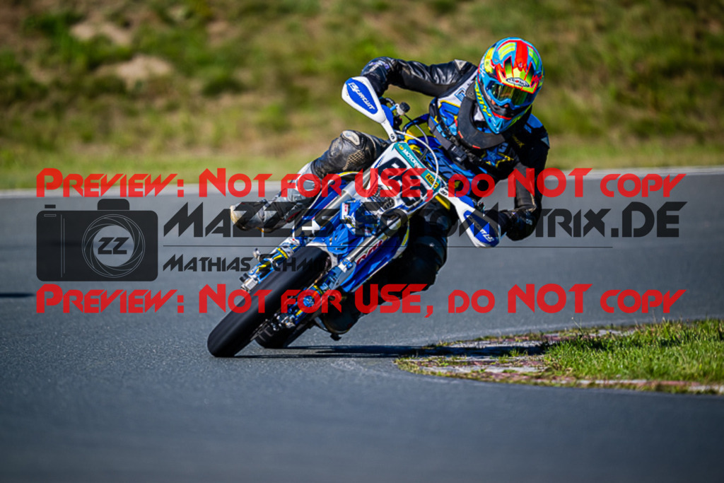 MaZZes_FotoMatrix_220904_6993 | UE40