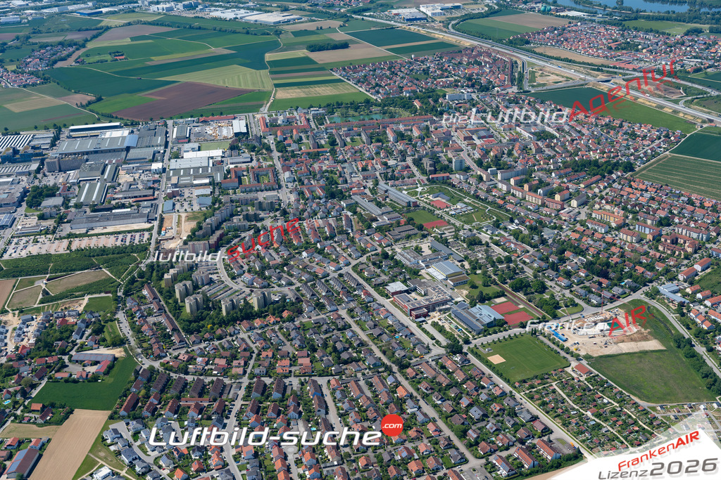 Das Luftbild der Stadt Neutraubling wurde 2021 vom Flugzeug heraus erstellt (keine Drohne) Aufnahmehöhe ca.450 Meter- hohe Bildauflösung und Druck-Qualität garantiert!