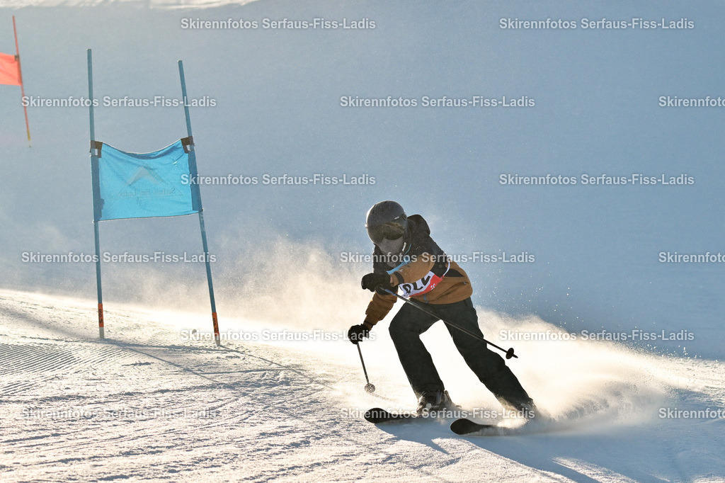 SRF_25.12.2025_0340 | Skirennfotos,Serfaus,Fiss,Ladis,Kinderskirennen,Winter,Tirol,Oberland,skirace,SFL,feelfree,weil wir's genießen,ski,Ski,skifahren,Sonnenplateau, - Realisiert mit Pictrs.com