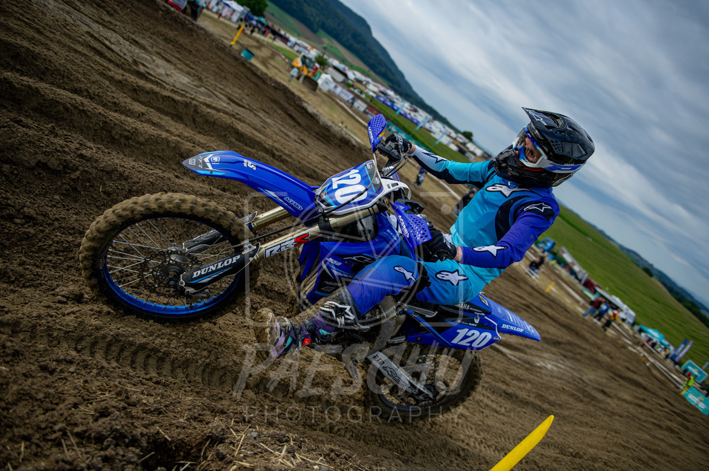 Lady (284) | Paeschuphoto Shop - Wer nicht sucht der auch nicht findet.Ob Motocrossbilder oder von einem besuchtem Spiel, Hauptsache Action. - Realisiert mit Pictrs.com