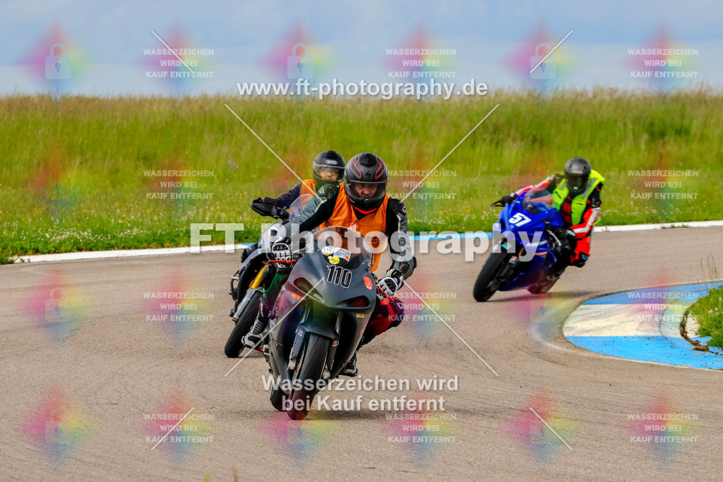 MotoTeam-2380 | Hier findet Ihr Bilder von Touristenfahrten auf der Nürburgring Nordschleife oder von anderen Veranstaltungen die ich besucht habe. Viel Spass beim Durch Schauen 