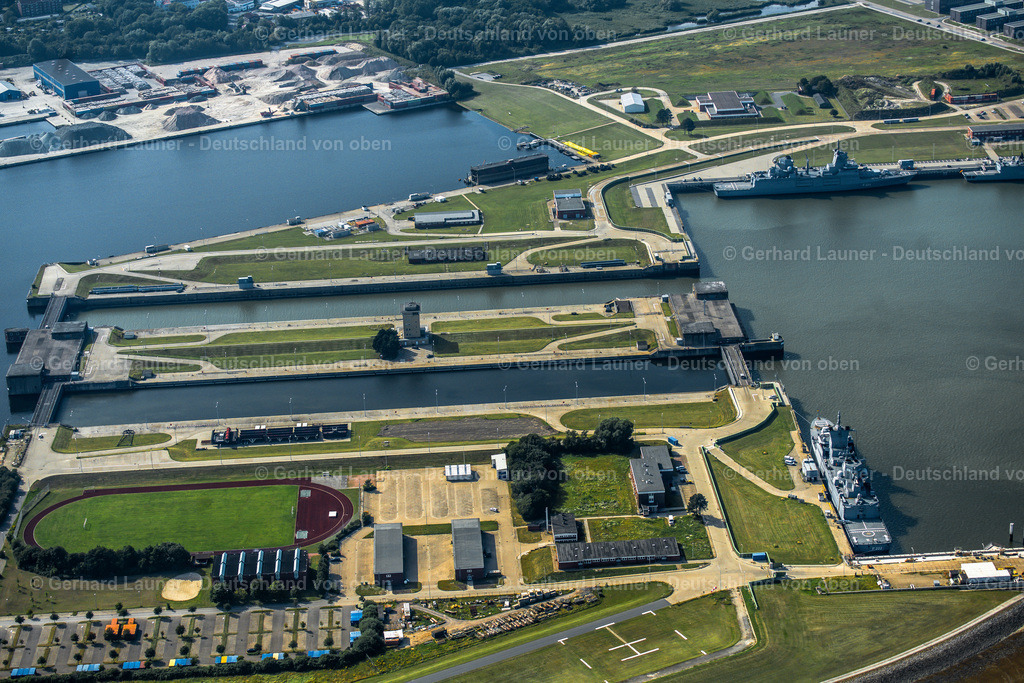 4036644 | Seeschleuse, Marinehafen, Wilhelmshaven