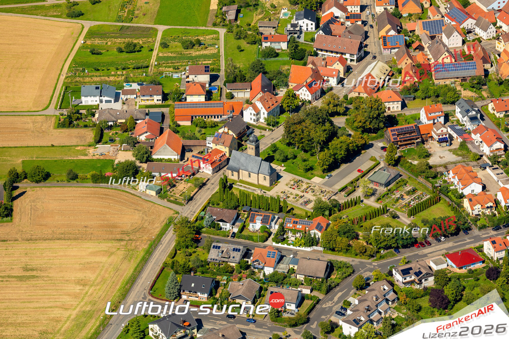 Das Luftbild zeigt : Löffelstelzen Kirche Friedhof Bad Mergentheim - Die Luftaufnahme wurde 2023 vom UL-Flugzeug aus erstellt ( keine Drohne ) - Hochauflösende Luftaufnahme - Für grossformatige Ausdrucke geeignet. Die Geschenkidee !Mit Lizenz und Bildrechte bestellbar