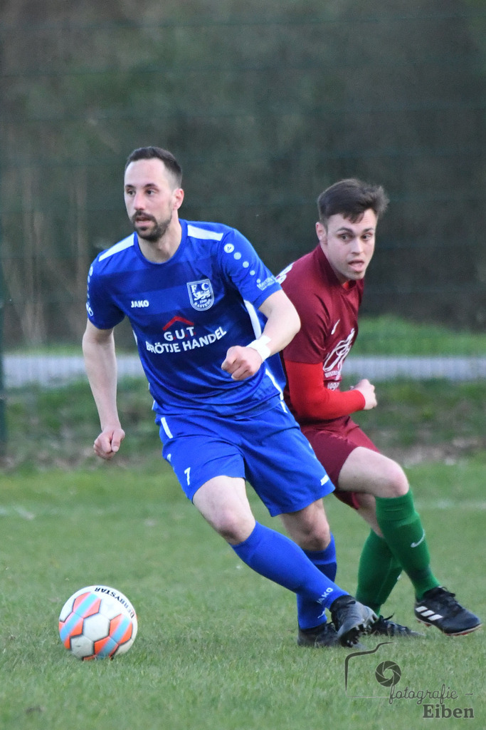 SG FriPe-FC Rastede | Herren Kreisliga; SG FriPe (rot)-FC Rastede (blau) am 21.04.2023; in Petersfehn (A-Platz), Photo: Philip Eiben 2023 - Realisiert mit Pictrs.com