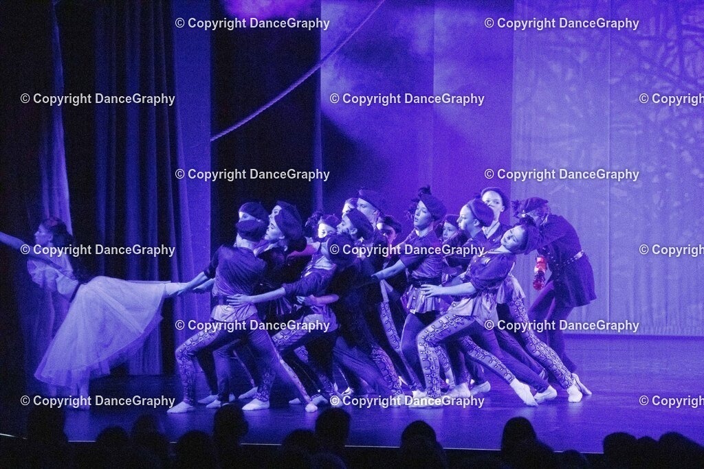 GPHY1702 | DanceGraphy - Realisiert mit Pictrs.com