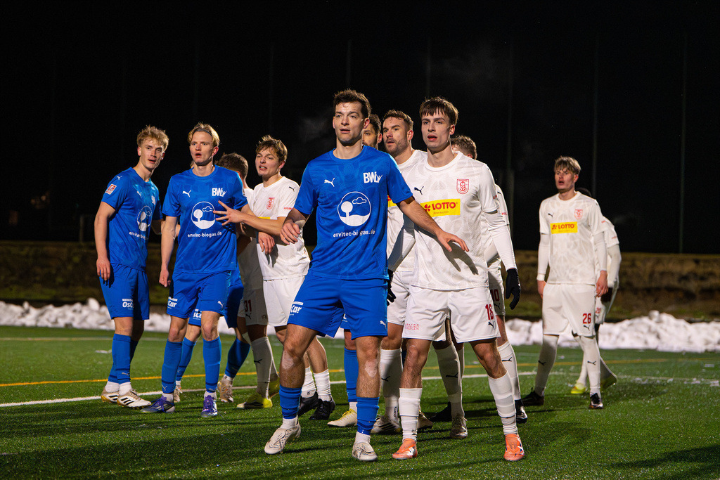 Fußball I Herren I Saison 2025-2026 I Freundschaftsspiel I BW Lohne - TuS Bersenbrück I 2530 | jns.sportfotos - Realisiert mit Pictrs.com