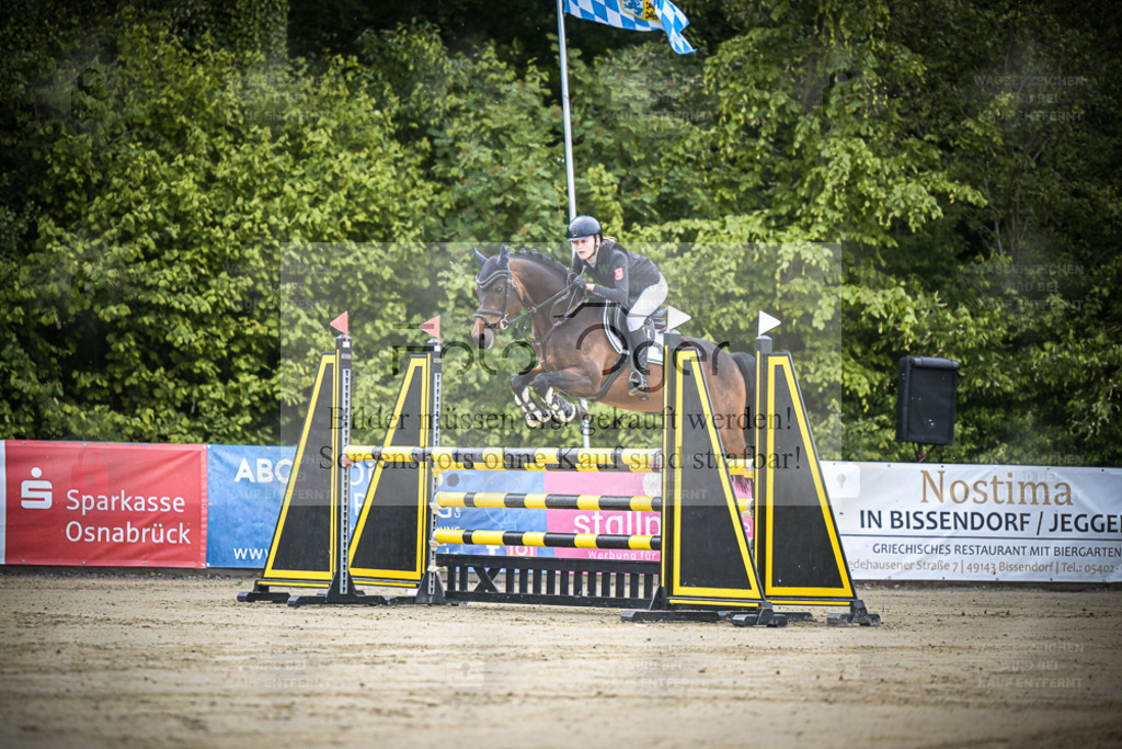 DOS_5881 | Entdecke hochwertige Reitturnierfotos von Foto Oger. Professionell, emotional und authentisch – jetzt Lieblingsmomente im Shop bestellen. - Realisiert mit Pictrs.com