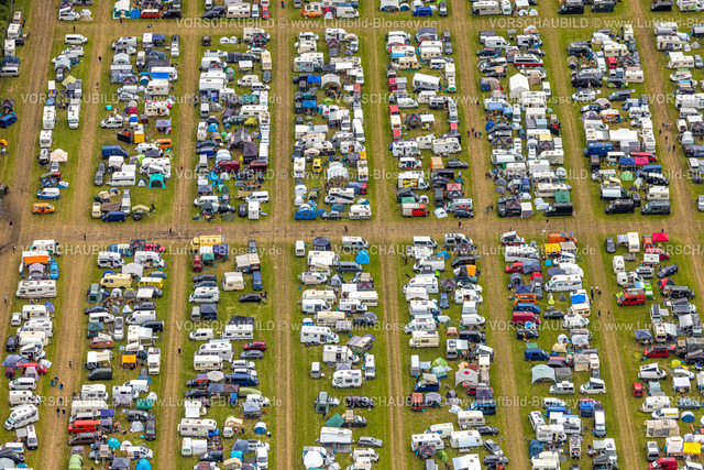 Bottrop240701605Kirchhellen_RuhrpottRodeo | Luftbild, Ruhrpott-Rodeo 2024 Musikevent am Flugplatz Schwarze Heide, Wohnmobil Stellplatz, Kirchhellen-Nord-West, Bottrop, Ruhrgebiet, Nordrhein-Westfalen, Deutschland