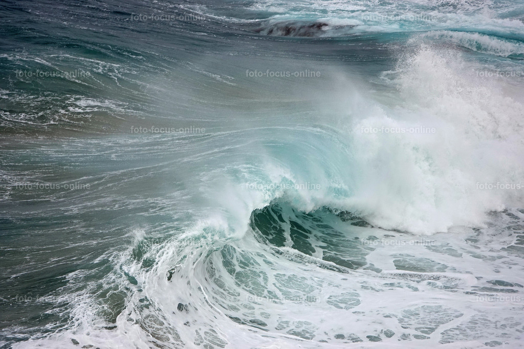 b | Landscape photography, spectacular waves, Atlantic Ocean, Baltic Sea